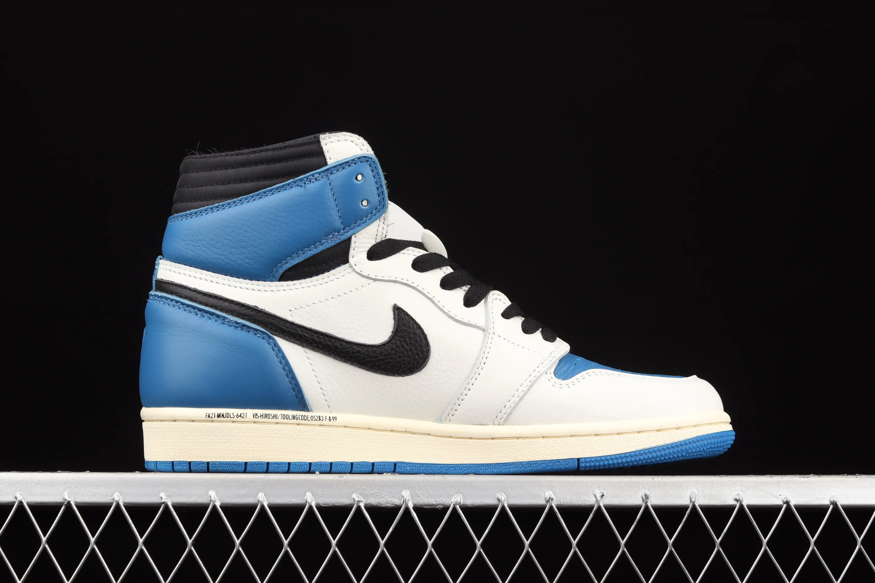 All categories Air Jordan Jordan series basketball shoes Air Jordan 1 High cost-effective version Travis Scott x Air Jordan 1 High OG AJ1 Joe 1 lightning overhead high top DH3227-105